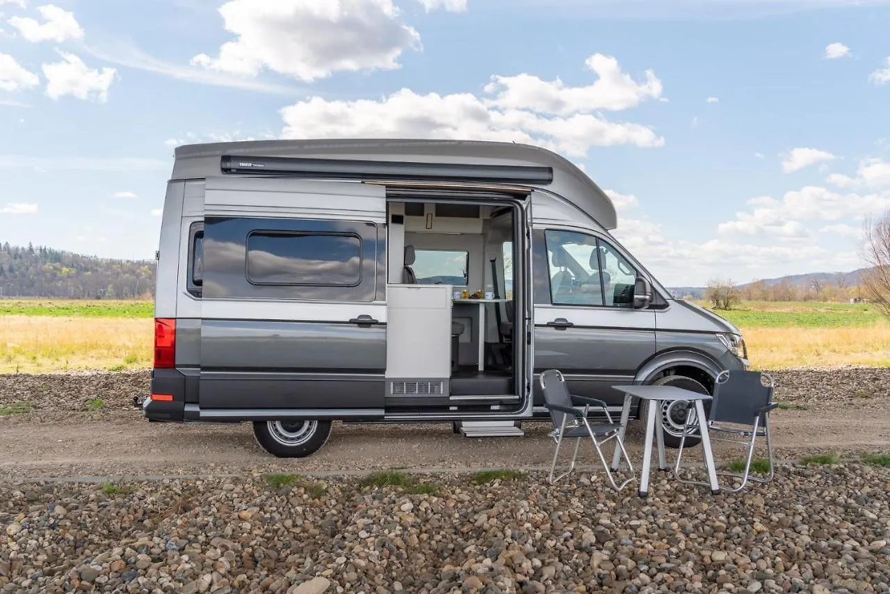 Πλωτό κατάλυμα Campiri Base Malaga - Motorhome & Rvs Rental Company