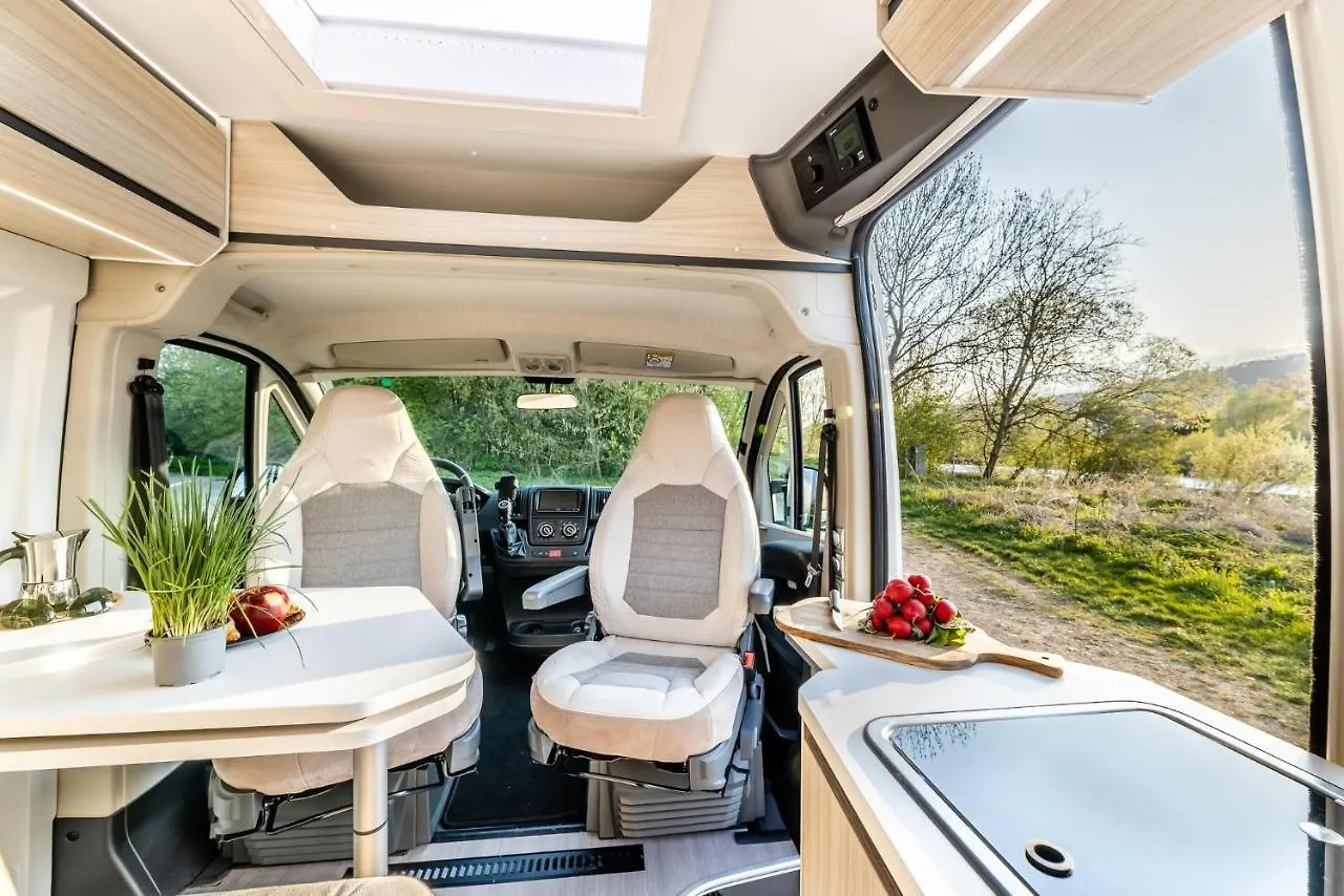 Campiri Base Malaga - Motorhome & Rvs Rental Company Πλωτό κατάλυμα