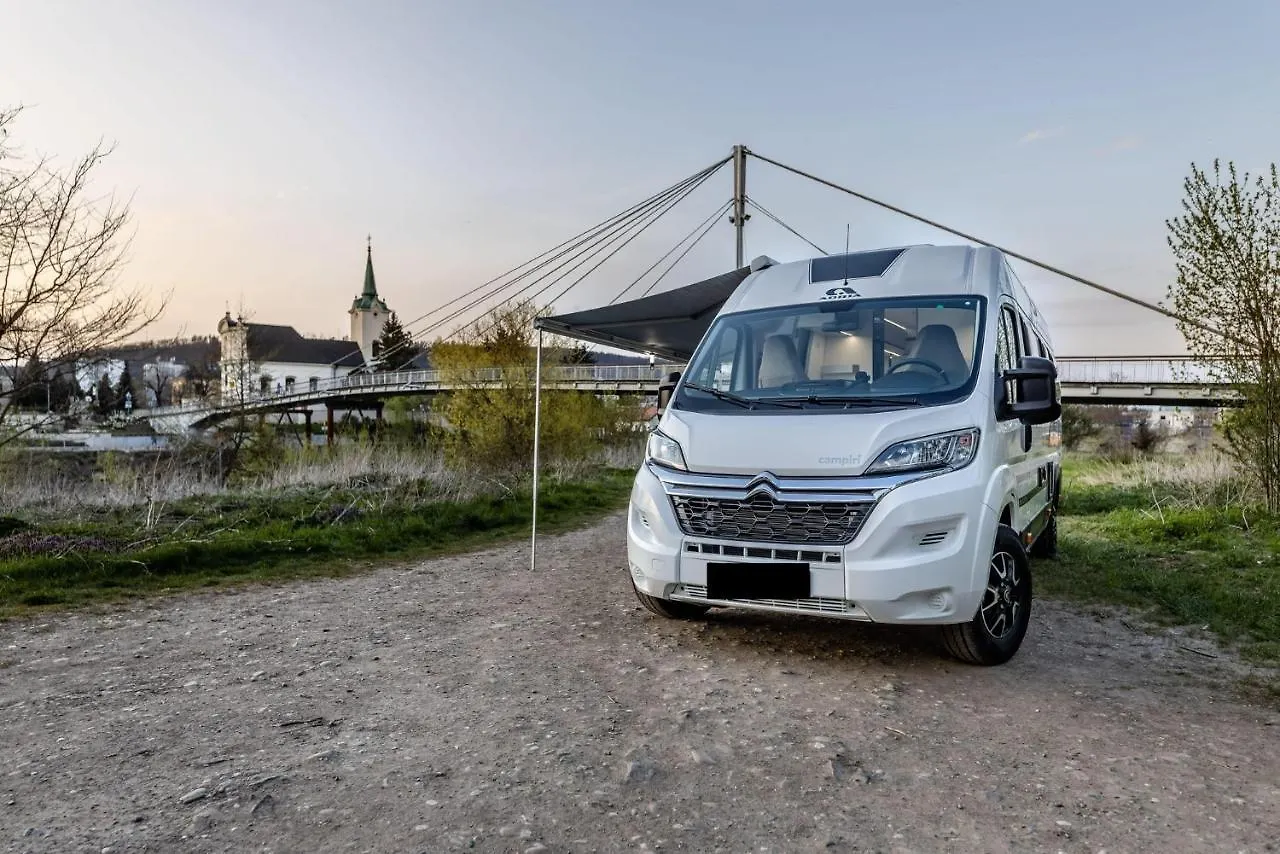 Πλωτό κατάλυμα Campiri Base Malaga - Motorhome & Rvs Rental Company